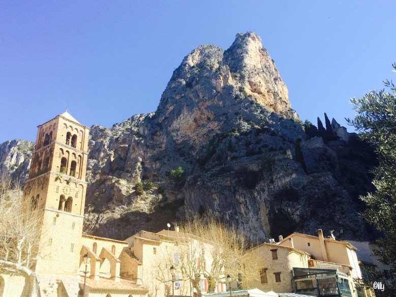 Les Gorges du Verdon_Moustiers Sainte Marie©lespetitsvoyagesdelilly